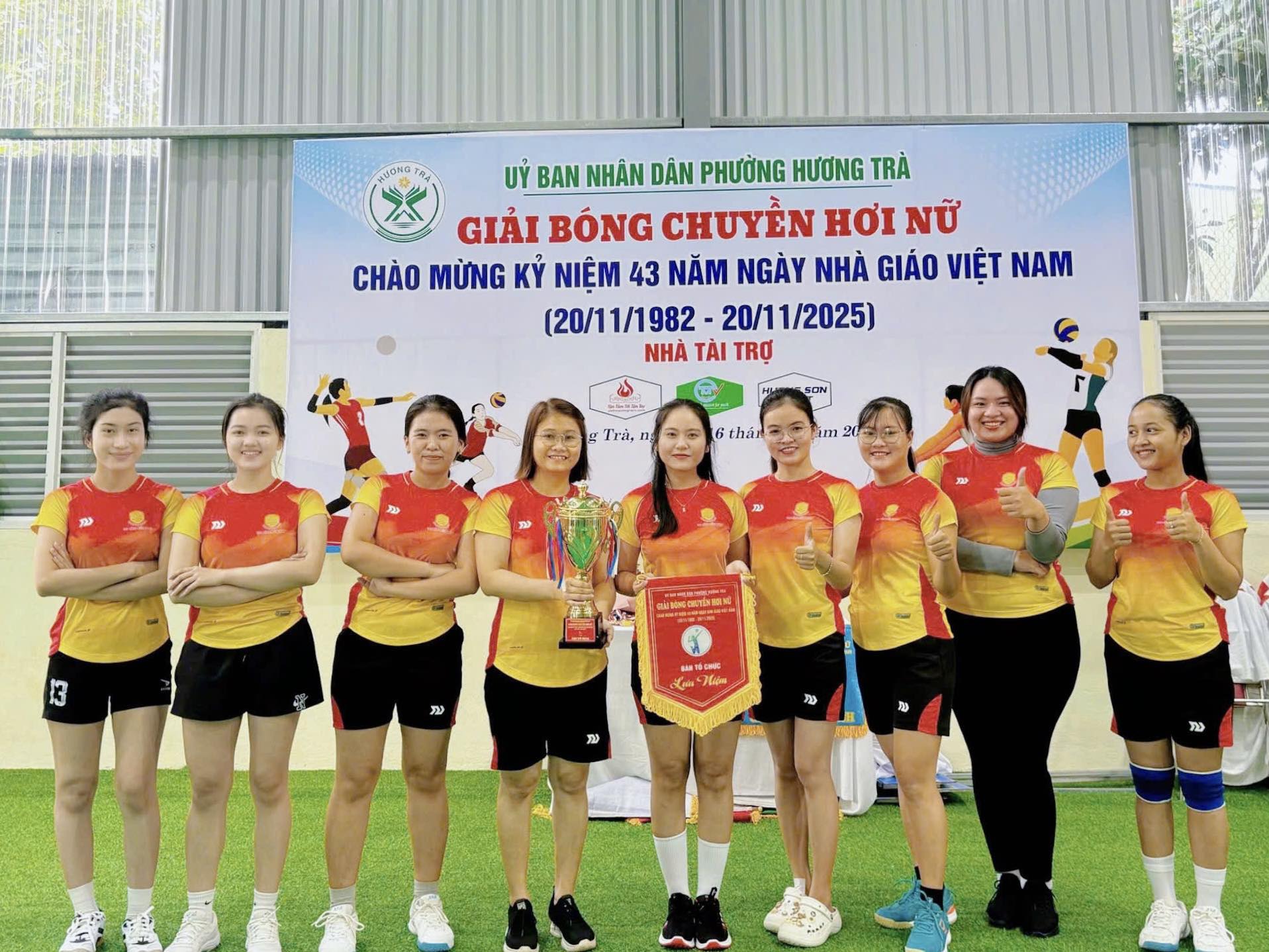 Tổng Kết Giải Bóng Chuyền Hơi Nữ – Cán Bộ, Giảng Viên Trường Cao đẳng Miền Trung Tham Gia Sôi Nổi